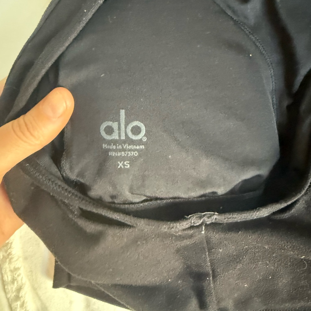 ALO Yoga Black Crop Backless Tank Top - Picture 8 of 8